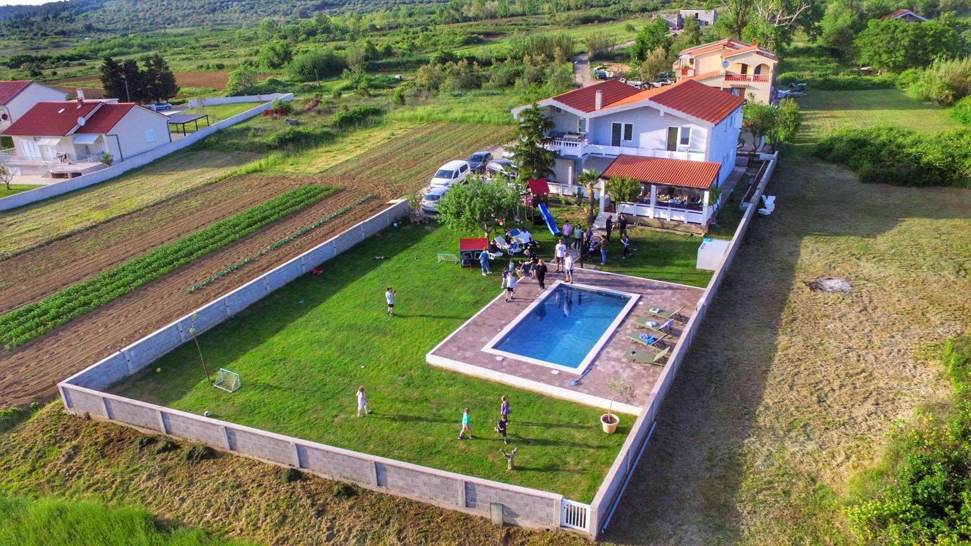 House Rose With Garden And Pool Villa Ljubac  Exterior photo