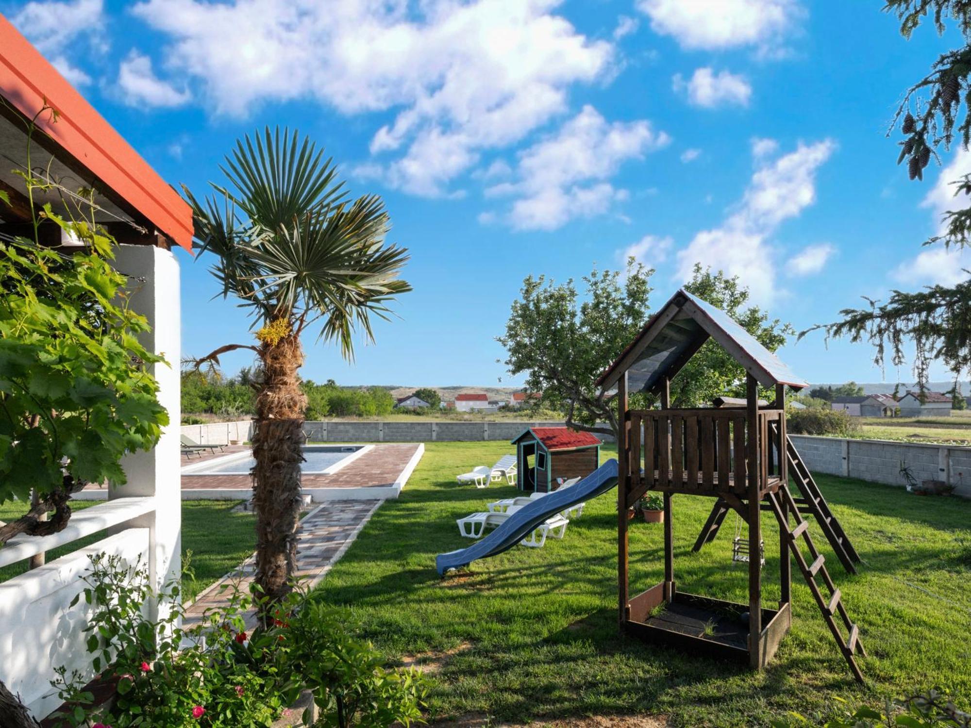 House Rose With Garden And Pool Villa Ljubac  Exterior photo
